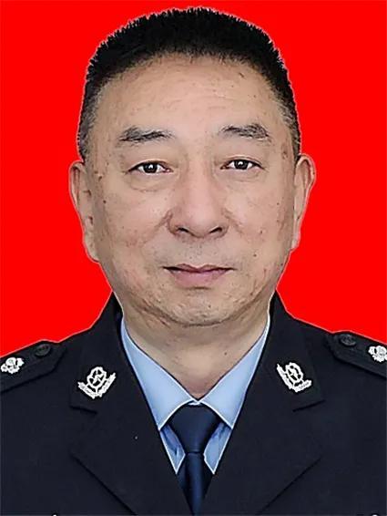 庄浪县最新人事任免及其背后的故事